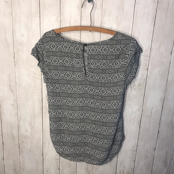 Jones And Co Aztec Design Blouse Size Small - Picture 4 of 7